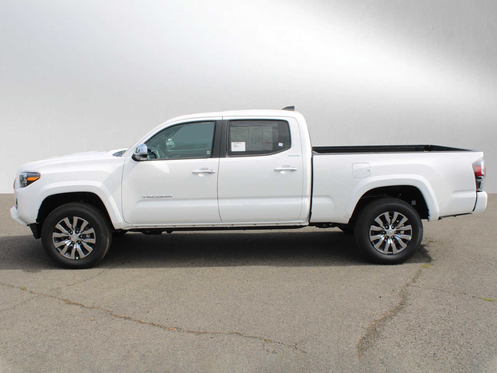 2023 Toyota Tacoma Limited Double Cab 6 Bed V6 AT